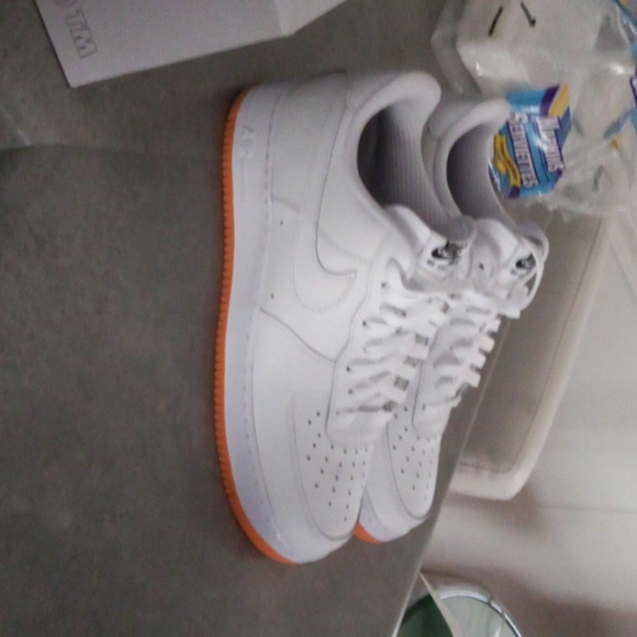 Shoes - Picture 3 of 4